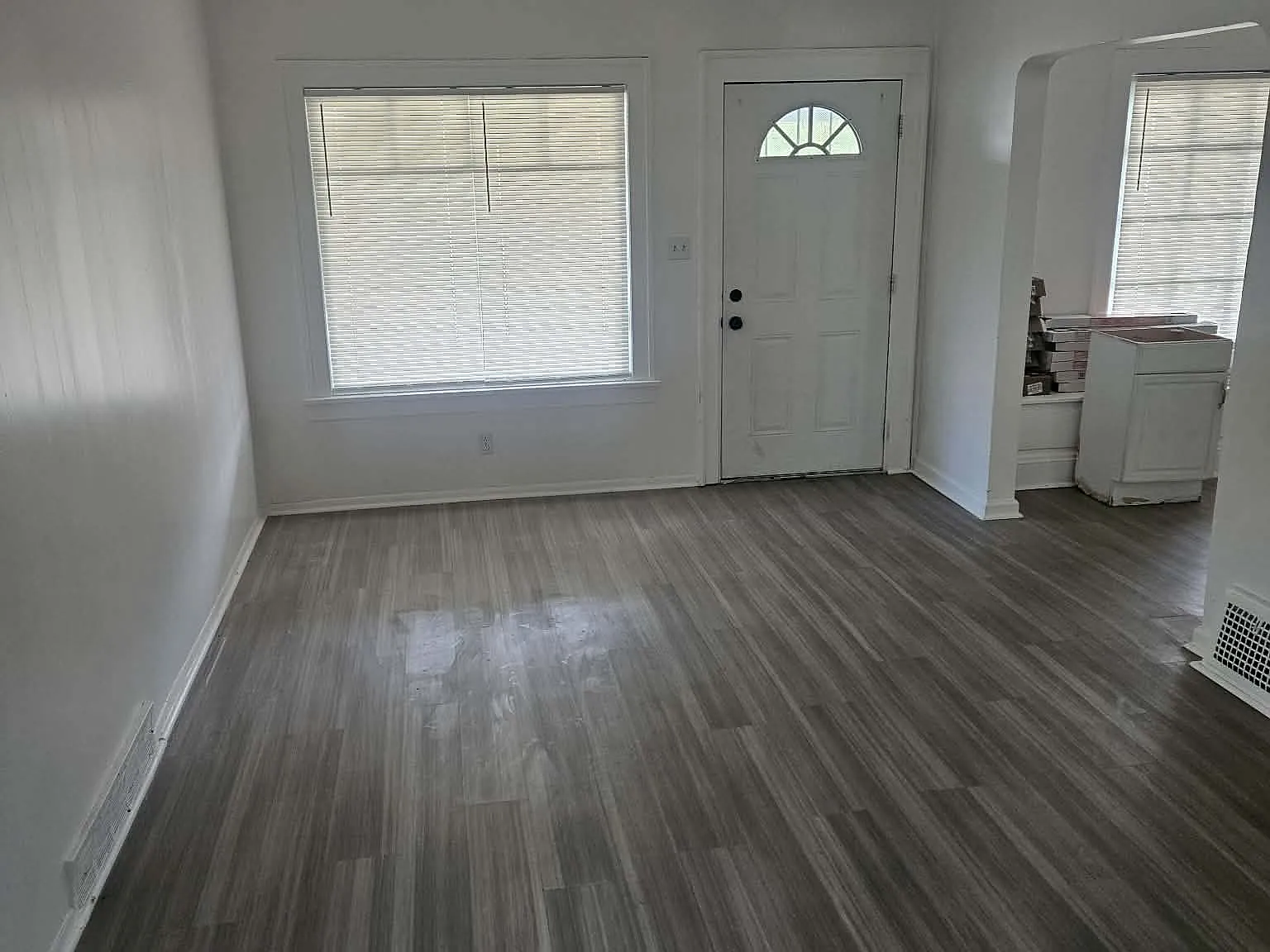 4 bed, 1344 sqft, $1,600 — Photo 2