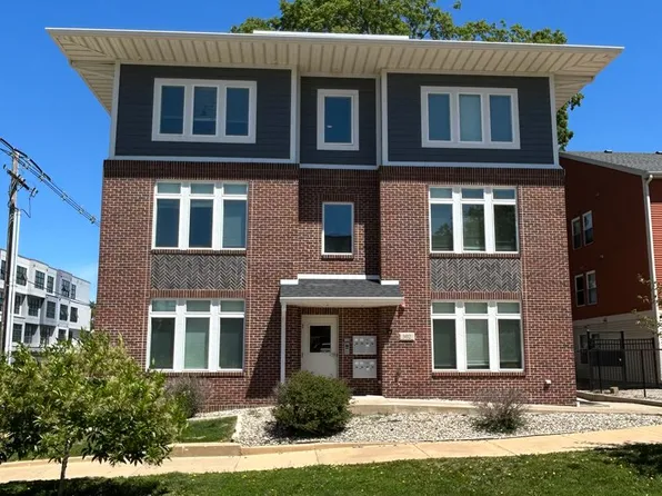 302 E Clark