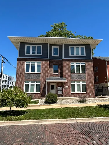 302 E Clark St Photo 1