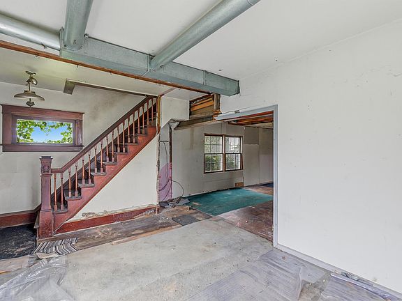 4th image of 131 Harrison St
