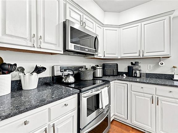5th image of 801 Aston Pl