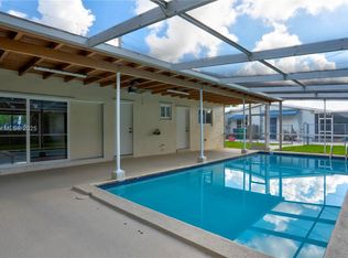 8942 SW 16th St, Miami, FL 33165