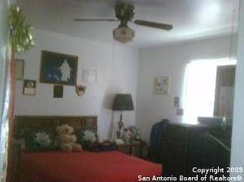 5th image of 183 Carousel Dr