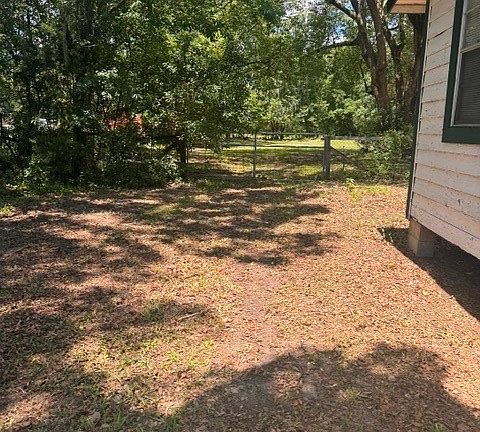 4th image of 12746 Woodland Dr
