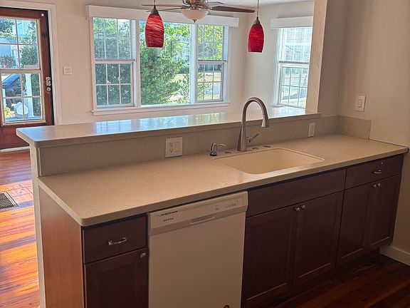 3rd image of 320 Revilo Blvd