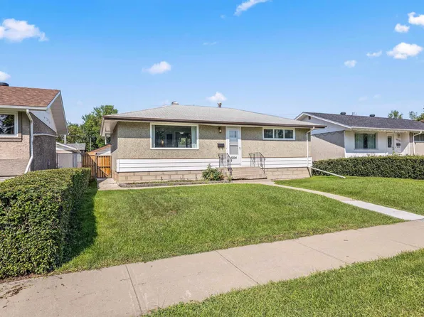 10534 163rd St NW, Edmonton, AB T5P 3P1