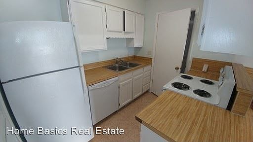 3rd image of 603 Monterey Dr APT L