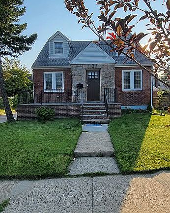 3rd image of 1633 New Hyde Park Dr