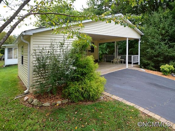 3rd image of 440 E Sunshine Ln