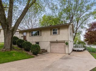 1190 Linnview Dr, Marion, IA 52302