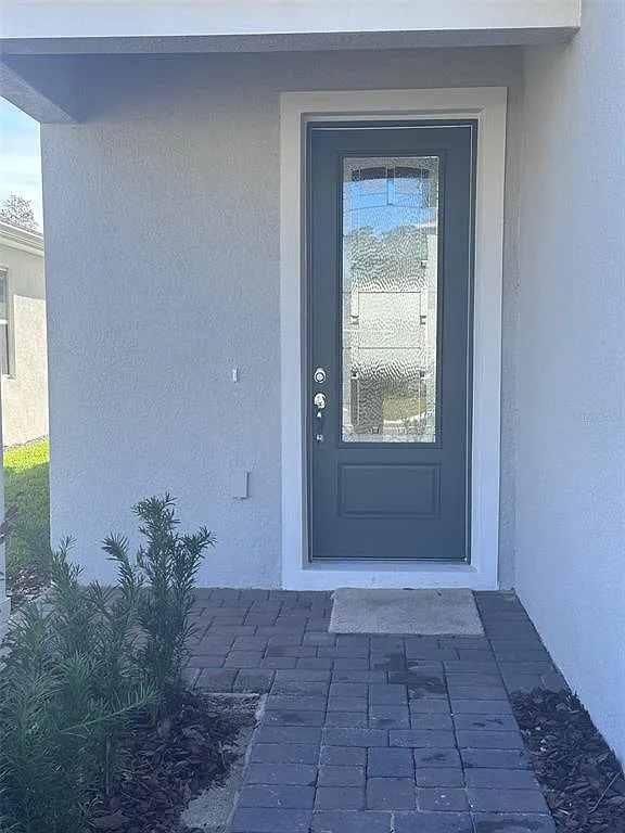 5 bed, 3.0 bath, 2208 sqft, $2,900 — Photo 2