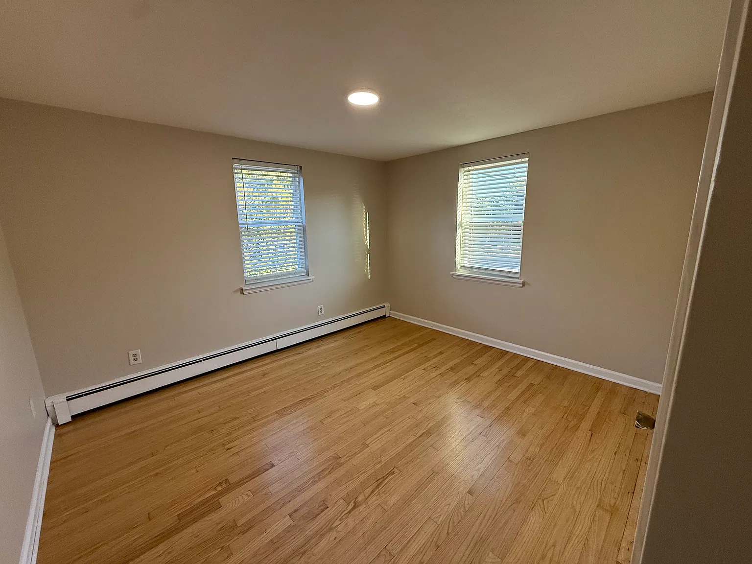 2 bed, 800 sqft, $1,800 — Photo 4