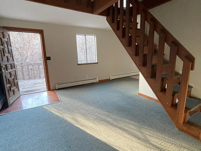 100 Artesian Dr — Photo 10