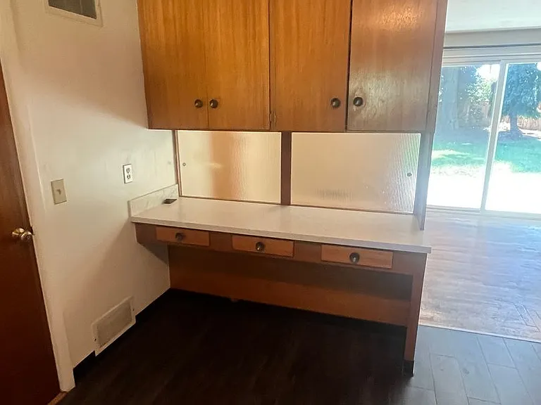 980 Sherwood Pl — Photo 7