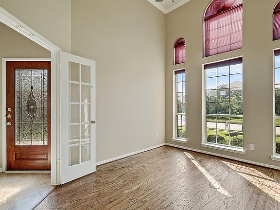 3rd image of 9022 Kinnel Ln
