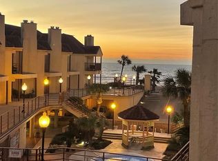 7312 Seawall Blvd APT 211, Galveston, TX 77551