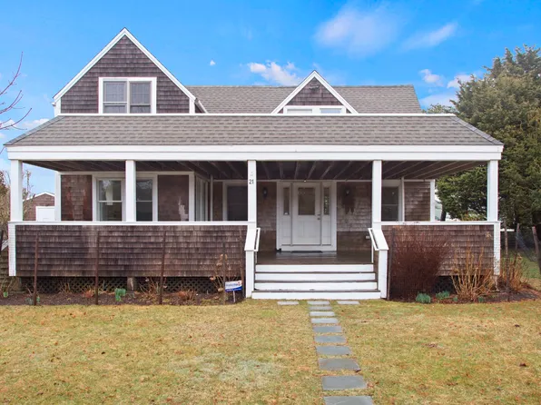 21 Woodland Dr, Nantucket, MA 02554
