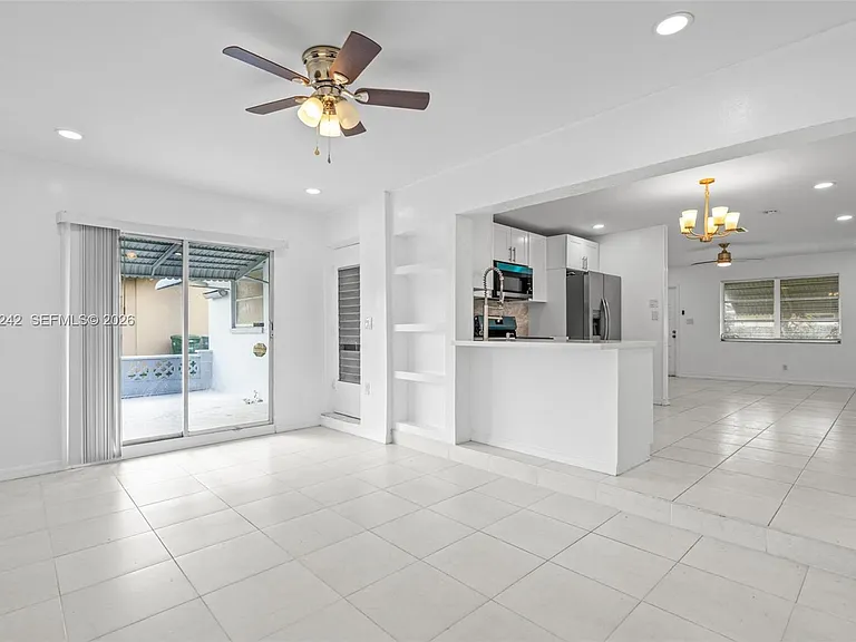 7505 NW 58th St — Photo 13