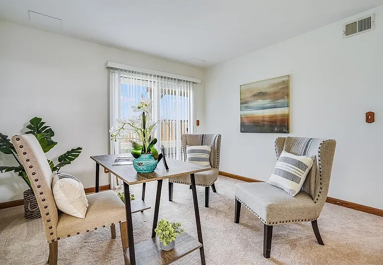1561 Spring Ct — Photo 36
