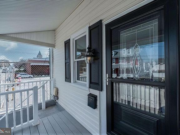 5th image of 328 Church St