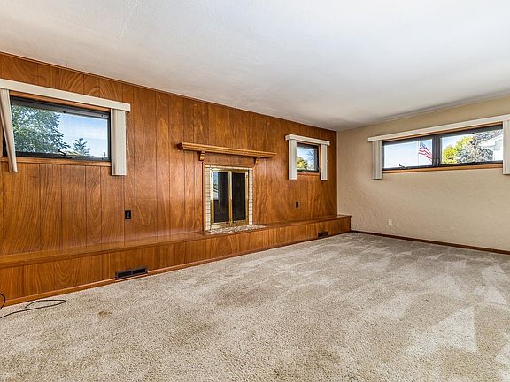 4th image of 1504 1st Ave E