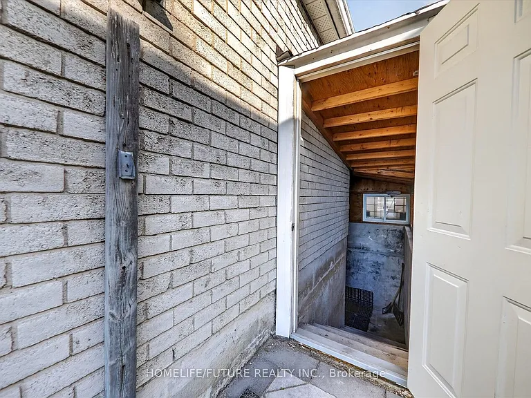 37 Elson St #BASEMENT — Photo 3
