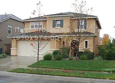 2468 Kinsella Way photo 1