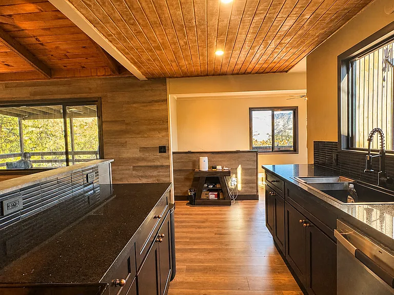 51 Lakeair Dr — Photo 25