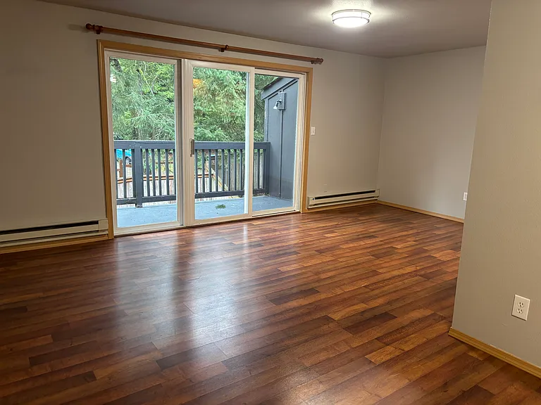 Elk Run Apartments — Photo 9