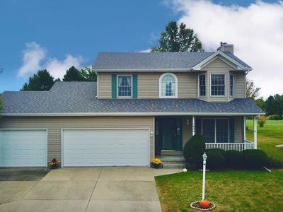 1900 Deer Ln, Washington, IL, 61571