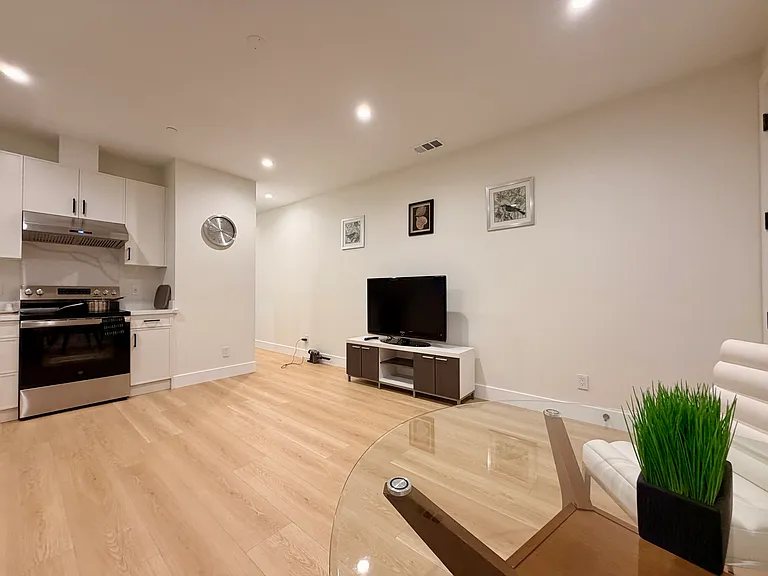 161 Harold Ave — Photo 3