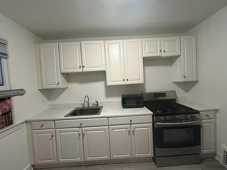 4401 Buckingham Ave #2 — Photo 10
