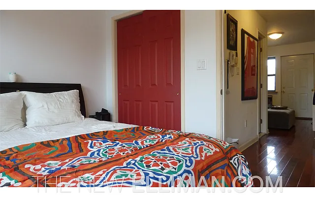 Rented by Douglas Elliman | media 16