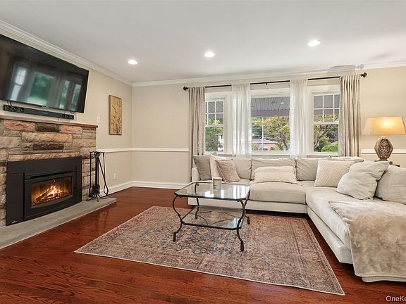 5th image of 471 Hilltop Road