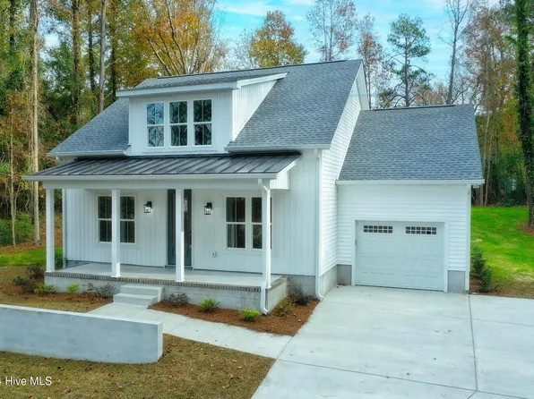 112 Bayside Drive, Sneads Ferry, NC 28460