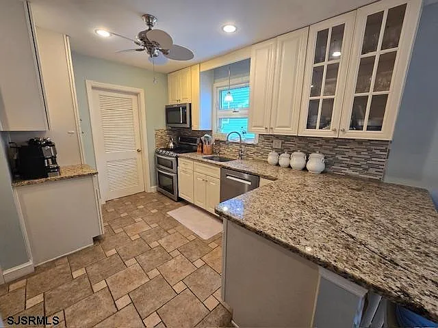 8505 Monmouth Ave — Photo 7