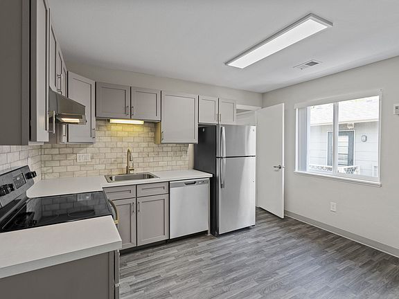 3rd image of 1917 W 15th St #A
