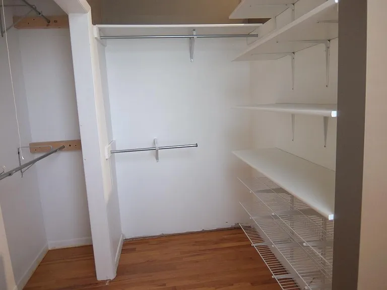 400 N Racine Ave #220 — Photo 8