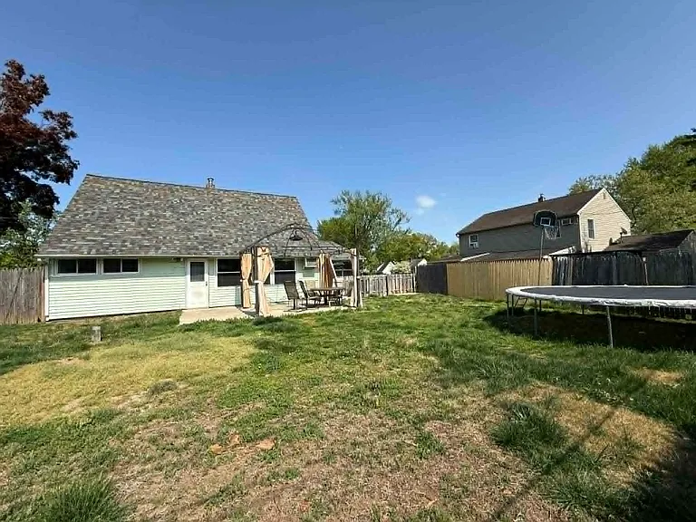 5 Nickelhill Ln — Photo 32