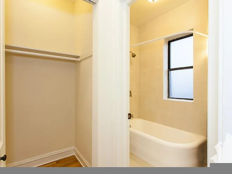 4521 N Paulina St #3A — Photo 2