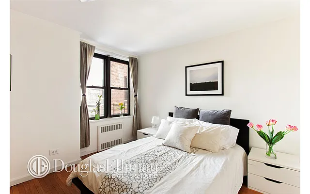 Sold by Douglas Elliman | media 20