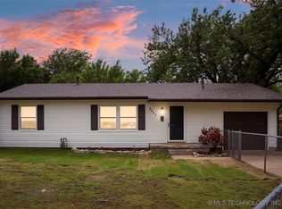 3402 S Evans Ct W, Sand Springs, OK 74063