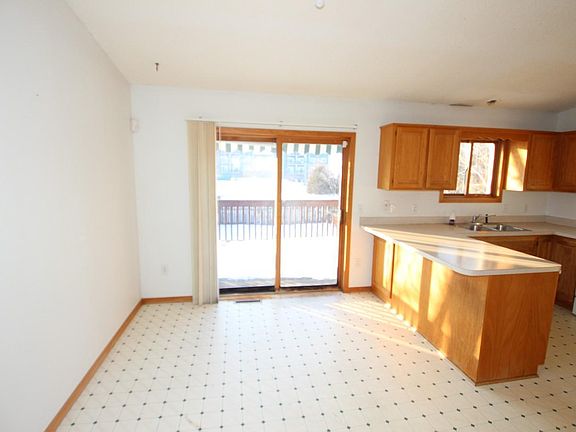 4th image of 1340 127th Ln NE