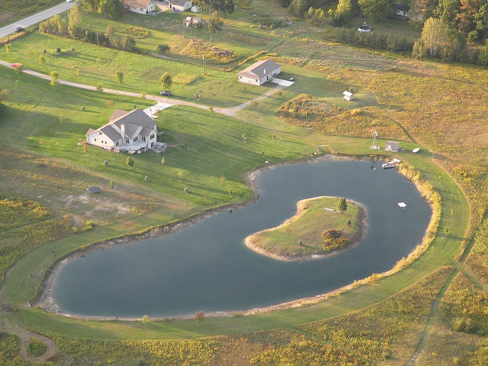 From air, note outbuilding  10 acre woods not shown