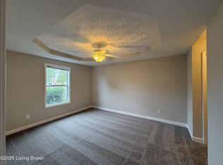 7805 Alfred Schlatter Dr APT 1, Louisville, KY 40214