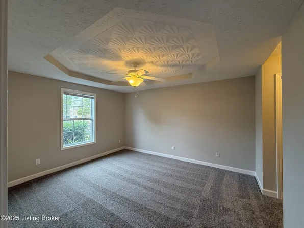 7805 Alfred Schlatter Dr APT 1, Louisville, KY 40214