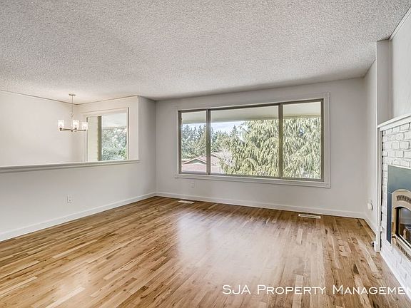 5th image of 3219 180th Ave NE