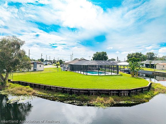 2nd image of 905 Kerry Dr