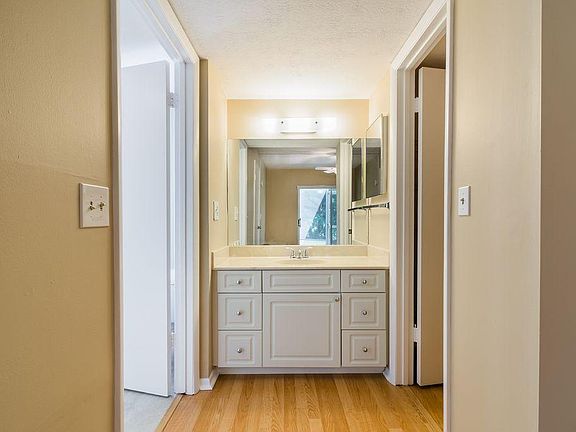 4th image of 3242 SE Aster Ln #L-13