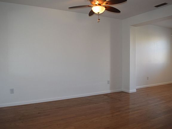 3rd image of 3065 Parkham Dr
